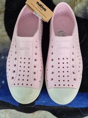 Native Kids Slip-On Water Shoes in Light Pink with White Toe
